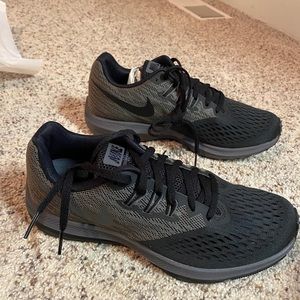 Nike Winflo new in box size 8 black/gray/brown